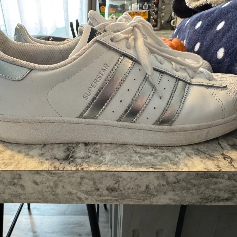 Adidas Superstar - Picture 1 of 4